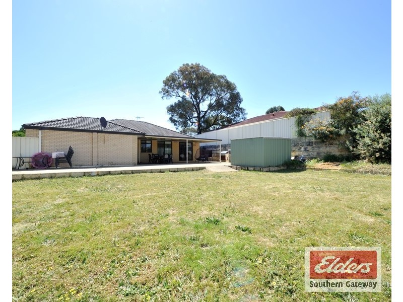 2 Tudor Court, Parmelia WA 6167