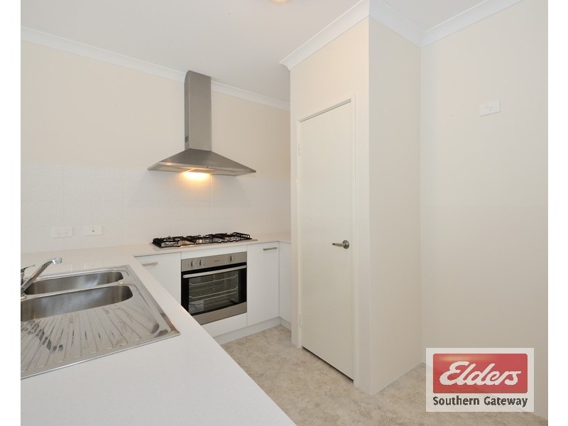 9 SPARSA WAY, Parmelia WA 6167