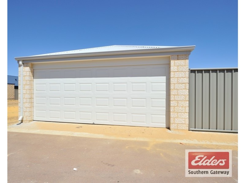 9 SPARSA WAY, Parmelia WA 6167