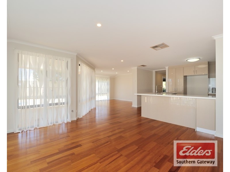 45 Colchester Avenue, Orelia WA 6167