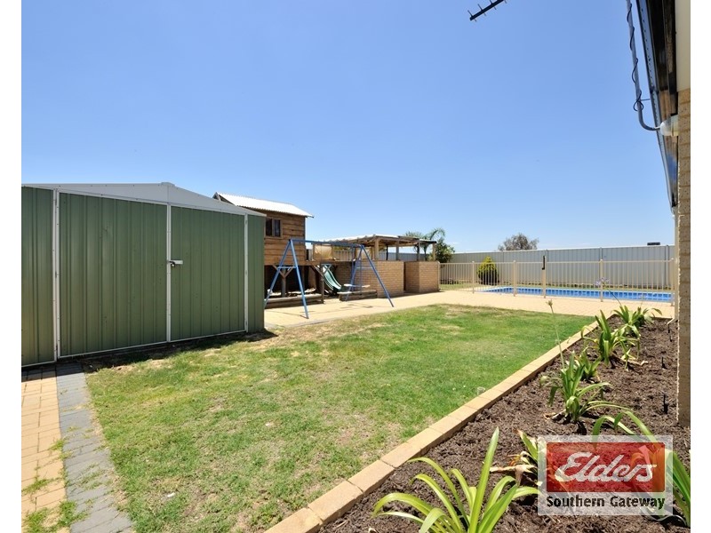 45 Colchester Avenue, Orelia WA 6167