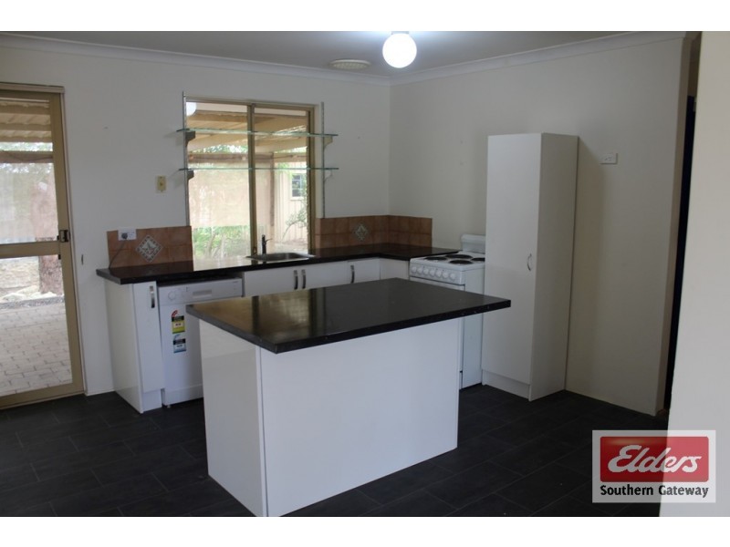 25 Patrick Vista, Parmelia WA 6167