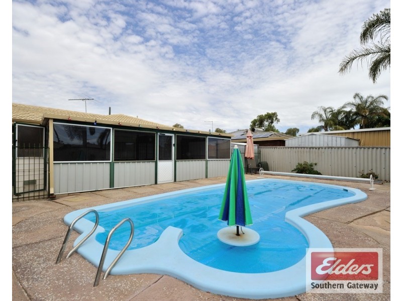89 Sicklemore Road, Parmelia WA 6167