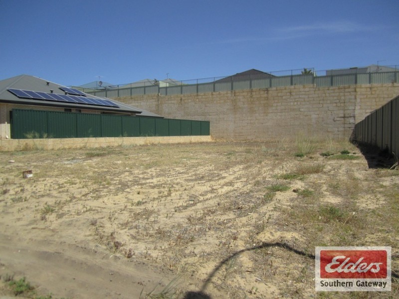 13 Campden Loop, Parmelia WA 6167