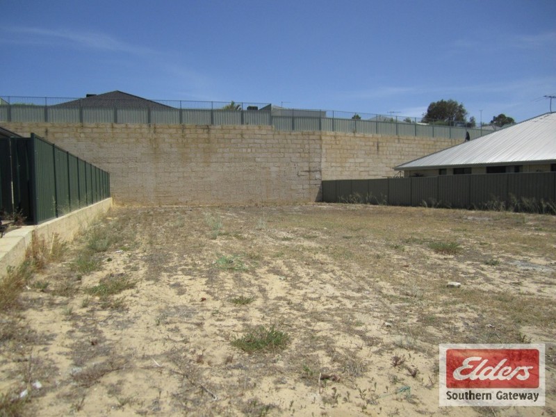 13 Campden Loop, Parmelia WA 6167