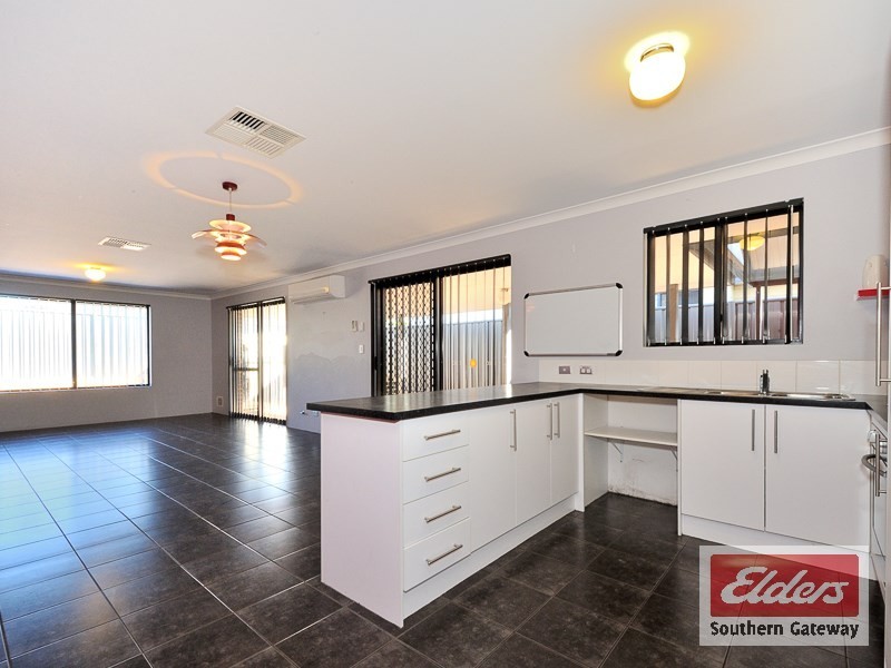 11 Ingarfield Green, Baldivis WA 6171