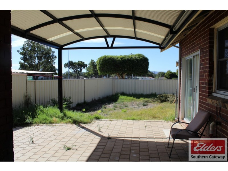 1 Berehaven Avenue, Thornlie WA 6108