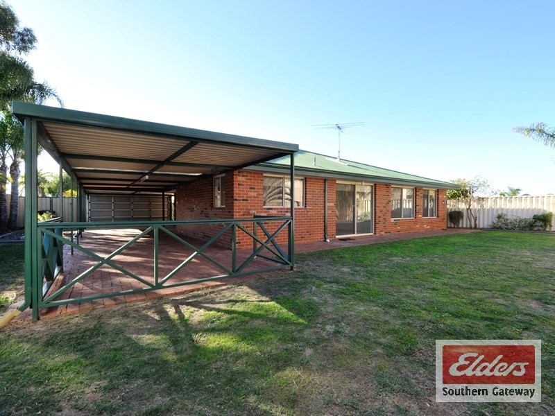 37 Roscommon Crescent, Orelia WA 6167