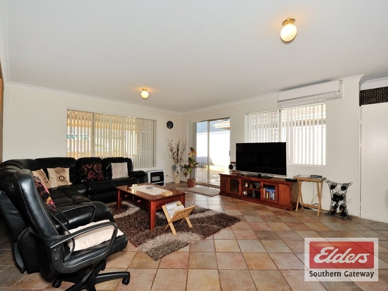 5 Burrows Place, Parmelia WA 6167