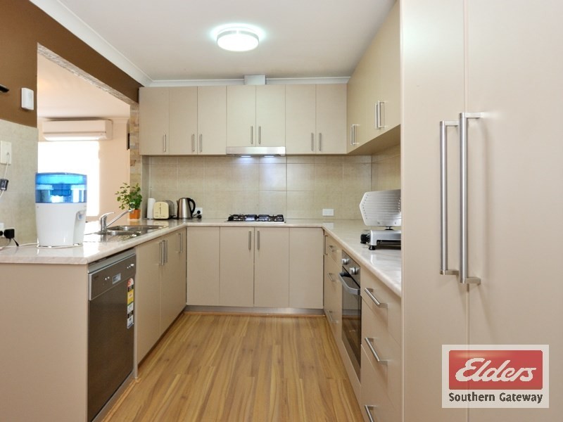 5 Burrows Place, Parmelia WA 6167