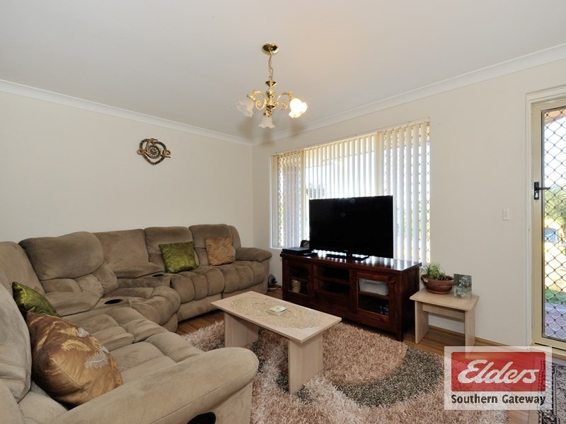 5 Burrows Place, Parmelia WA 6167