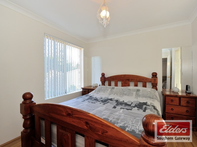 5 Burrows Place, Parmelia WA 6167