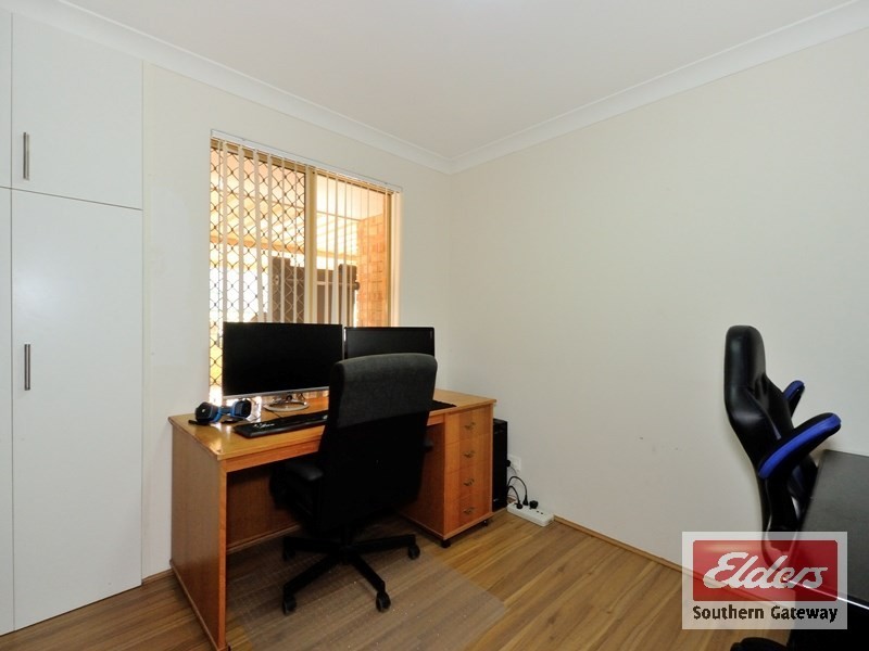 5 Burrows Place, Parmelia WA 6167