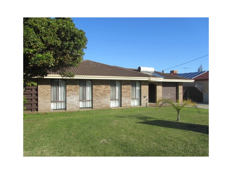 12 WILLMOTT DRIVE, Cooloongup WA 6168
