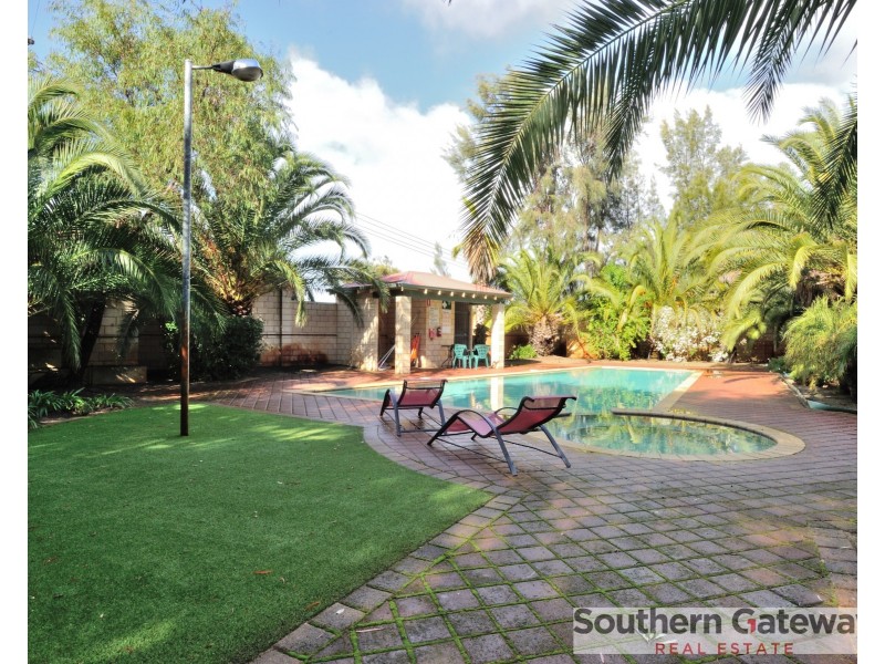 Unit 4, 13 Dowling Place, Orelia WA 6167