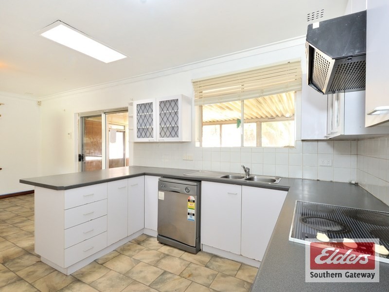 39 Edmund Way, Calista WA 6167