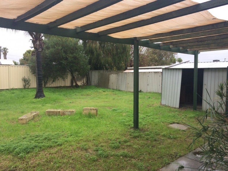 122 SULPHUR ROAD, Parmelia WA 6167