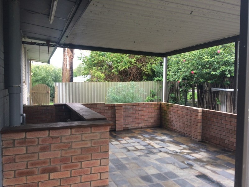 122 SULPHUR ROAD, Parmelia WA 6167