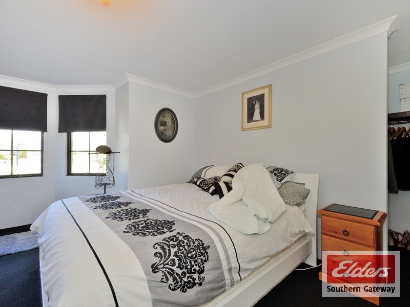 14 Rutherford Square, Orelia WA 6167