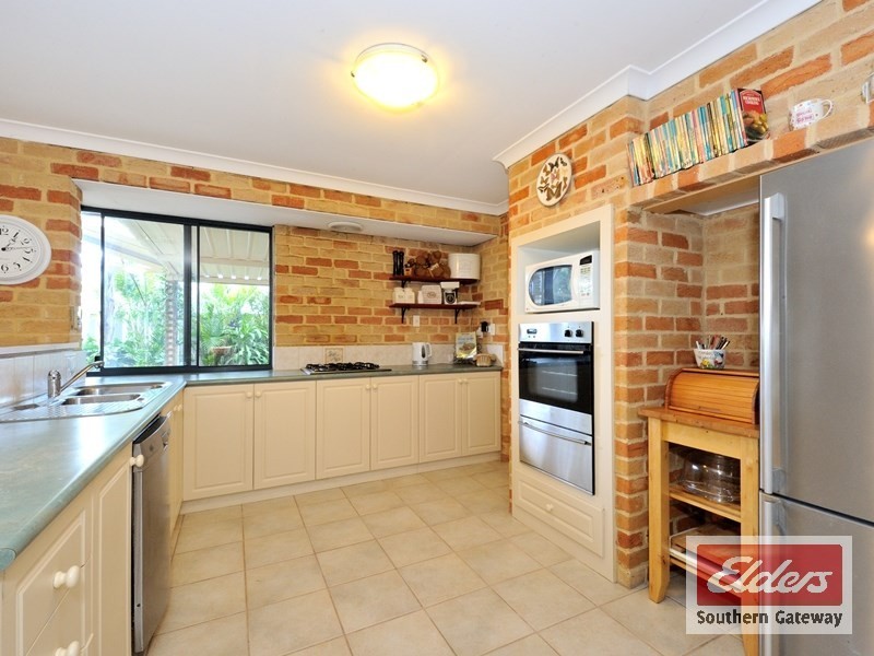 14 Rutherford Square, Orelia WA 6167