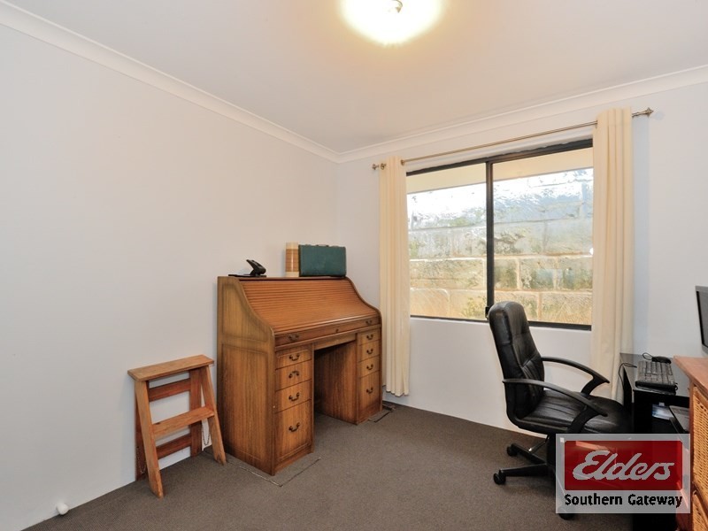 14 Rutherford Square, Orelia WA 6167
