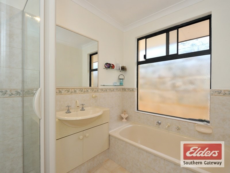 14 Rutherford Square, Orelia WA 6167
