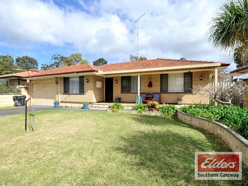 3 Crawford Road, Orelia WA 6167