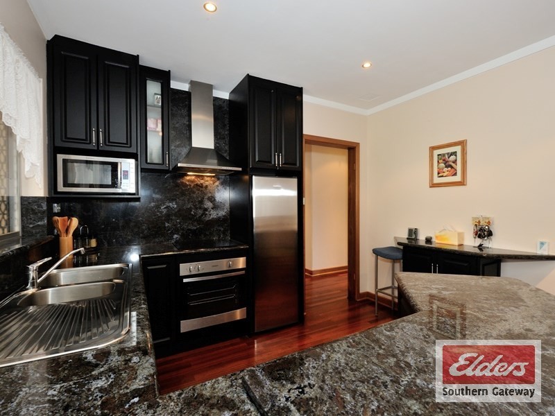 3 Crawford Road, Orelia WA 6167