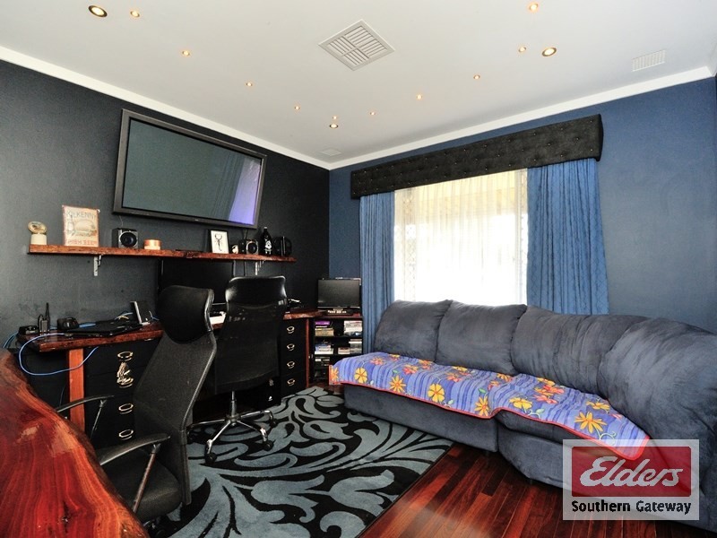 3 Crawford Road, Orelia WA 6167