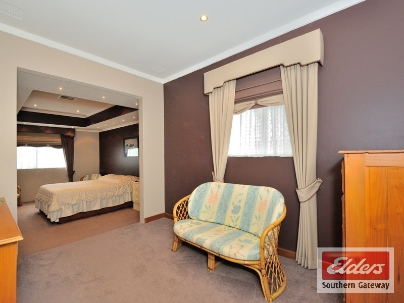 3 Crawford Road, Orelia WA 6167