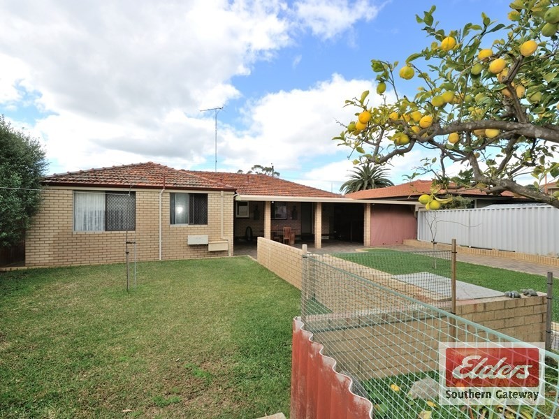 3 Crawford Road, Orelia WA 6167