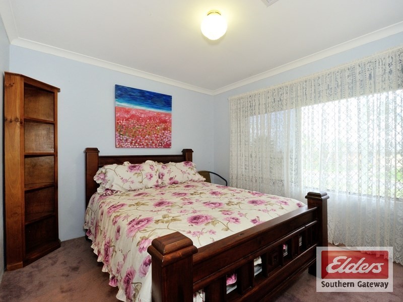 4 Bournan Heights, Parmelia WA 6167