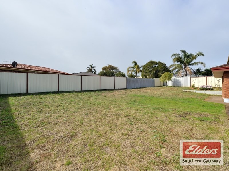 4 Bournan Heights, Parmelia WA 6167