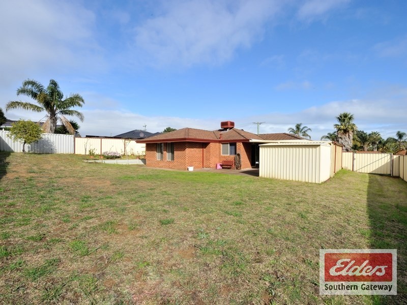 4 Bournan Heights, Parmelia WA 6167