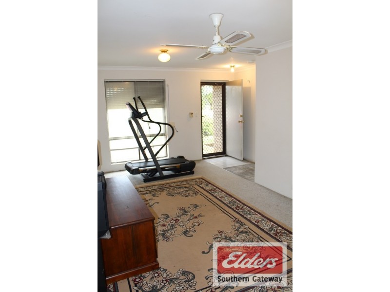 7 Pike Court, Parmelia WA 6167