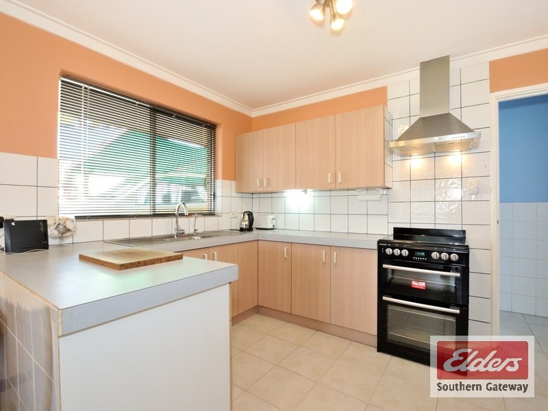 26 Madden Way, Parmelia WA 6167