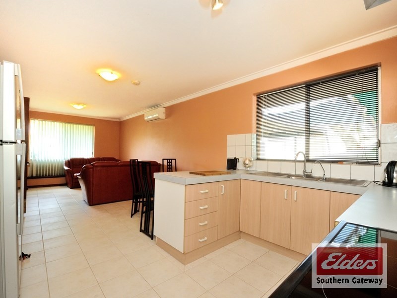 26 Madden Way, Parmelia WA 6167