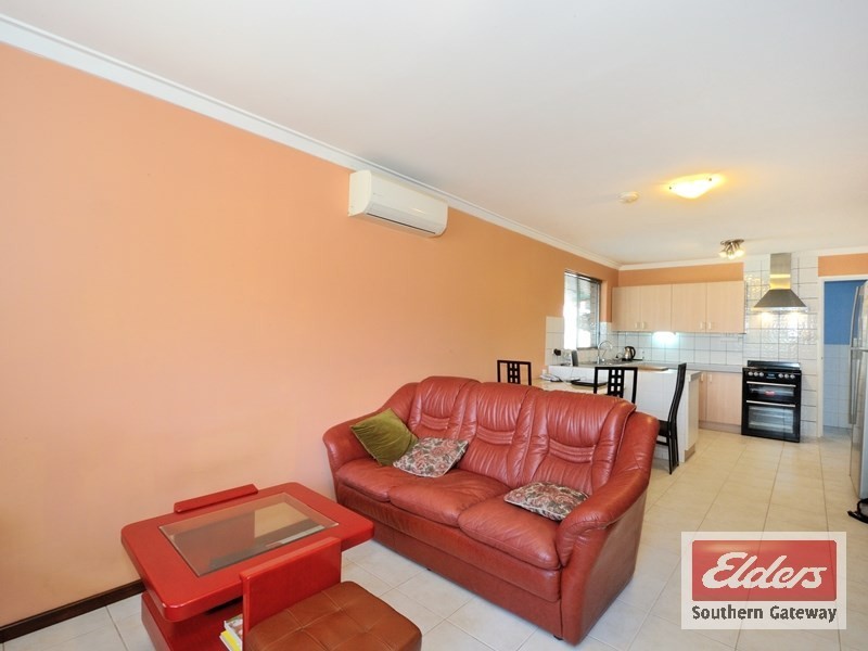 26 Madden Way, Parmelia WA 6167