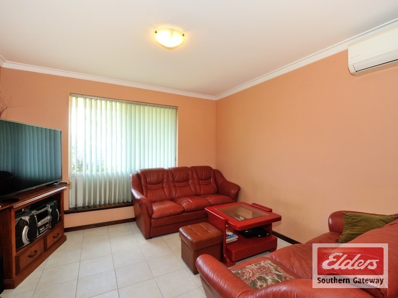 26 Madden Way, Parmelia WA 6167