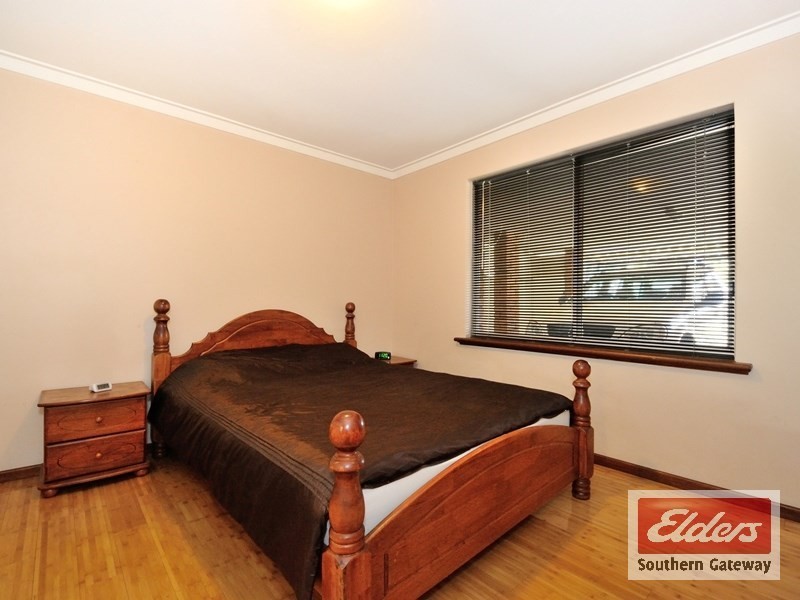 26 Madden Way, Parmelia WA 6167