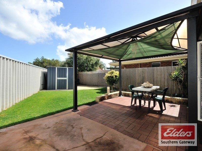 26 Madden Way, Parmelia WA 6167