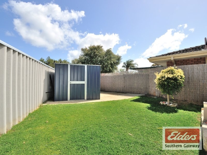 26 Madden Way, Parmelia WA 6167