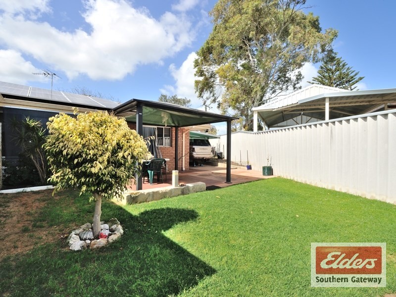 26 Madden Way, Parmelia WA 6167