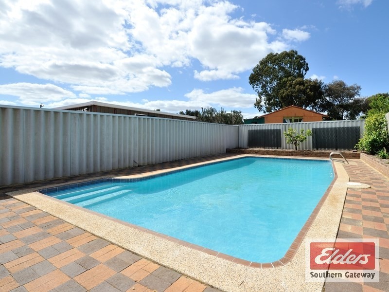 59 Warner Road, Parmelia WA 6167