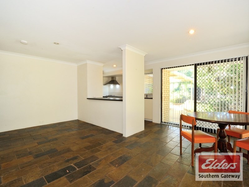 16 SKOTTOWE PARKWAY, Parmelia WA 6167