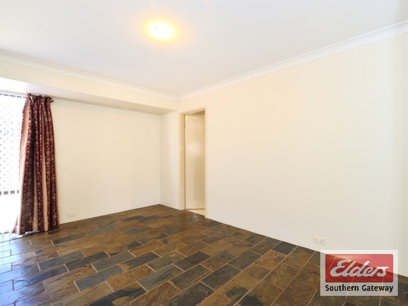 16 SKOTTOWE PARKWAY, Parmelia WA 6167