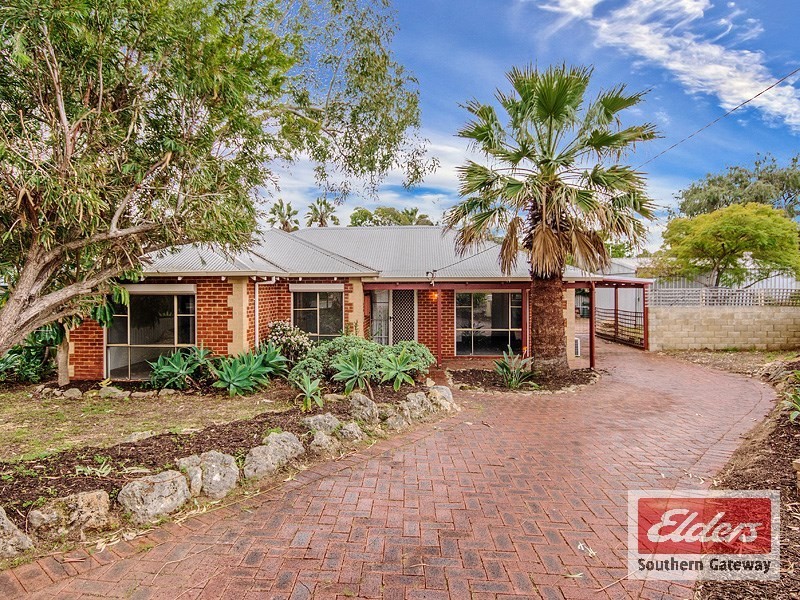 16 Nutcher Way, Parmelia WA 6167