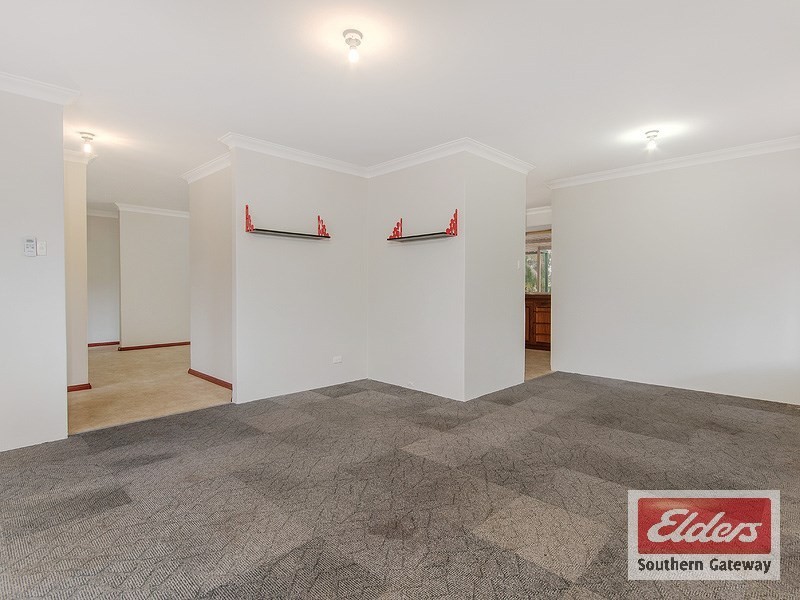 16 Nutcher Way, Parmelia WA 6167