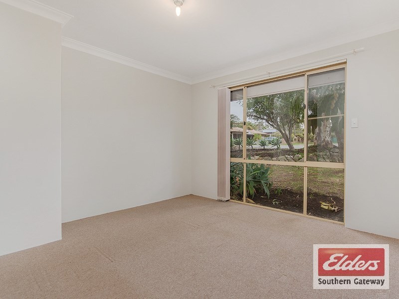 16 Nutcher Way, Parmelia WA 6167