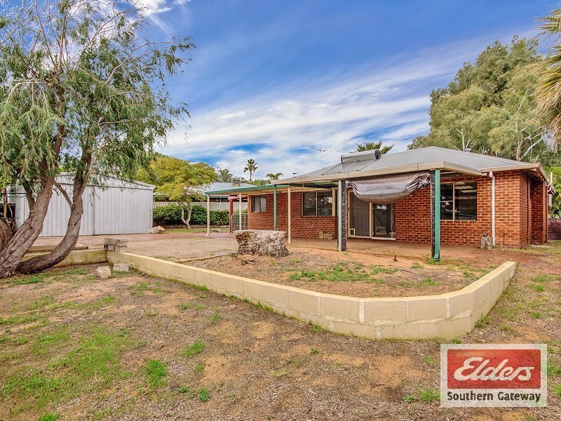 16 Nutcher Way, Parmelia WA 6167